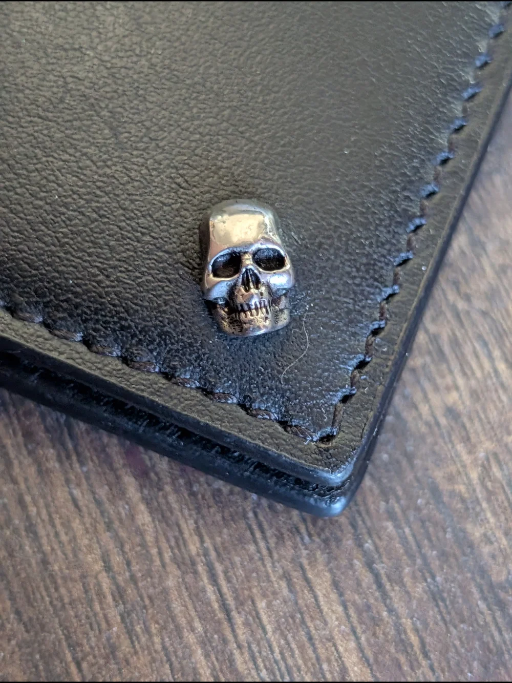 Alexander McQueen Silver Chunky Curb Chain Skull Black Leather Bifold Wallet